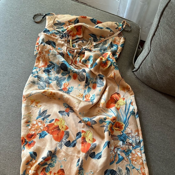 Floral dress with tie up back - Picture 2 of 6